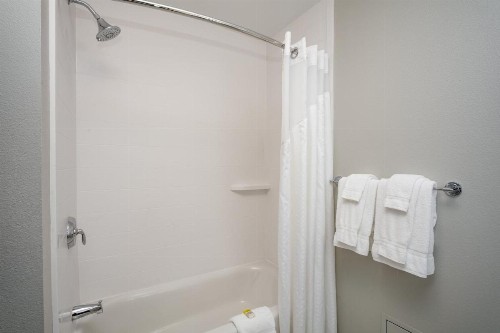 Holiday Inn Express & Suites - Bend South an IHG Hotel - image 37