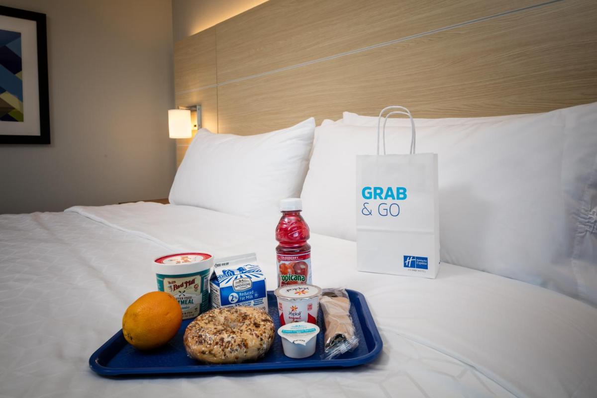 Holiday Inn Express & Suites - Bend South an IHG Hotel - image 4