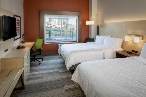 Holiday Inn Express & Suites - Bend South an IHG Hotel - image 49