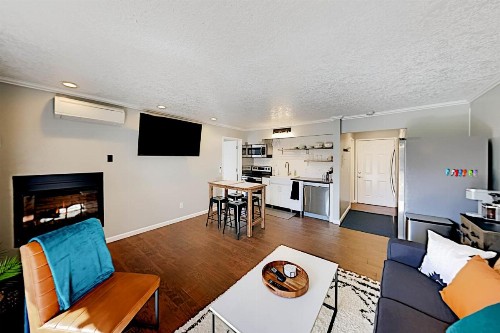 Sleek Pioneer Park Getaway - 2 Balconies & Grill condo - image 6