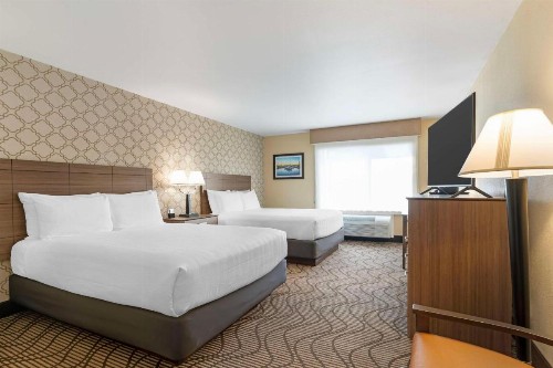Best Western Plus Heritage Inn - image 15