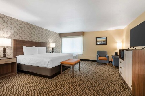 Best Western Plus Heritage Inn - image 19