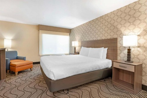Best Western Plus Heritage Inn - image 31