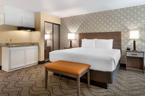 Best Western Plus Heritage Inn - image 33