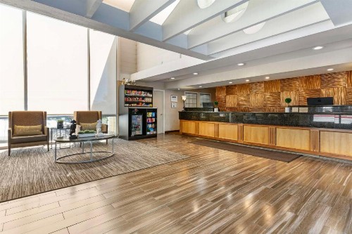 Best Western Plus Heritage Inn - image 39