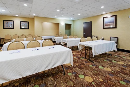 Holiday Inn Express Benicia an IHG Hotel - image 24