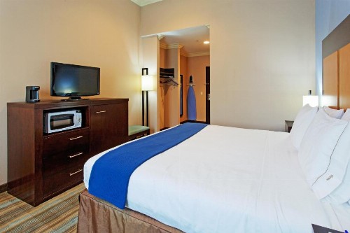 Holiday Inn Express Benicia an IHG Hotel - image 36