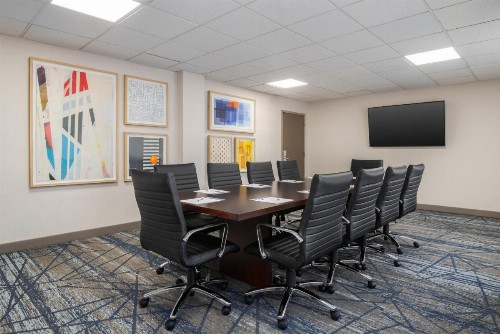 Holiday Inn Express Hotel & Suites Bentonville - image 33