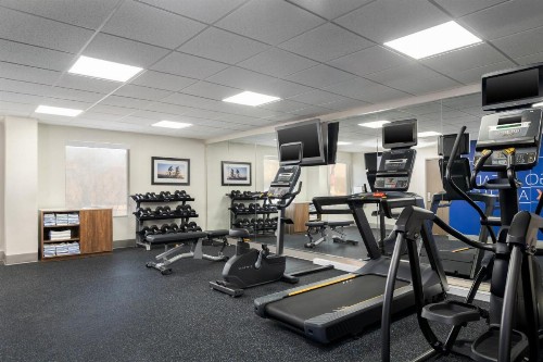 Holiday Inn Express Hotel & Suites Bentonville - image 40