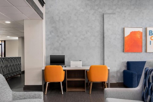 Holiday Inn Express Hotel & Suites Bentonville - image 42