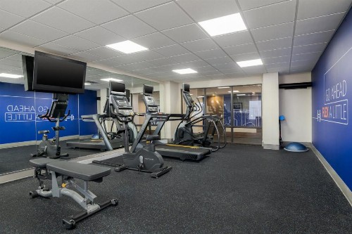 Holiday Inn Express Hotel & Suites Bentonville - image 48