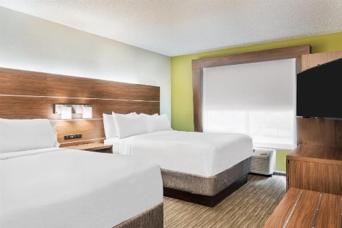 Holiday Inn Express Hotel & Suites Bentonville - image 8