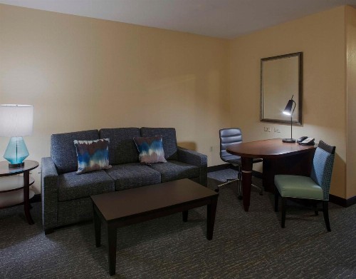 DoubleTree Suites by Hilton Bentonville - image 32