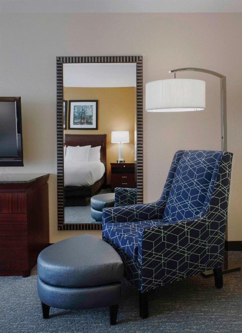 DoubleTree Suites by Hilton Bentonville - image 9