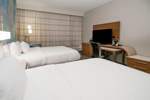 Courtyard by Marriott Bentonville - image 12