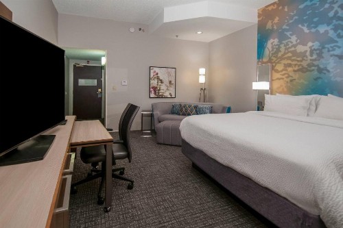 Courtyard by Marriott Bentonville - image 4