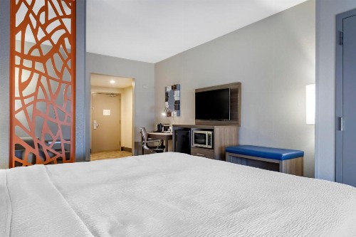 Best Western Plus Castlerock Inn & Suites - image 26