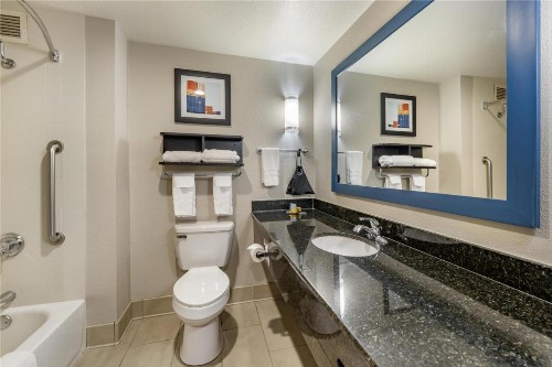 Best Western Plus Castlerock Inn & Suites - image 35