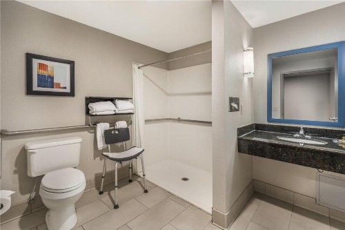 Best Western Plus Castlerock Inn & Suites - image 36