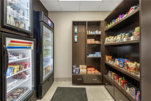 Best Western Plus Castlerock Inn & Suites - image 38