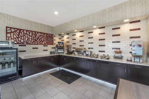 Best Western Plus Castlerock Inn & Suites - image 39
