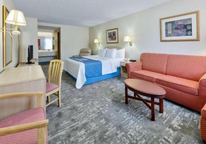 Days Inn & Suites by Wyndham Bentonville - image 15