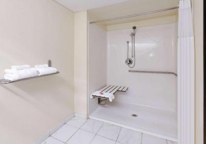 Days Inn & Suites by Wyndham Bentonville - image 13