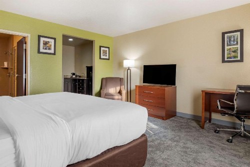 Comfort Inn Bentonville - image 10