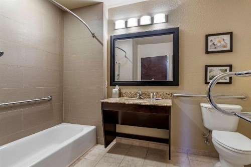 Comfort Inn Bentonville - image 13