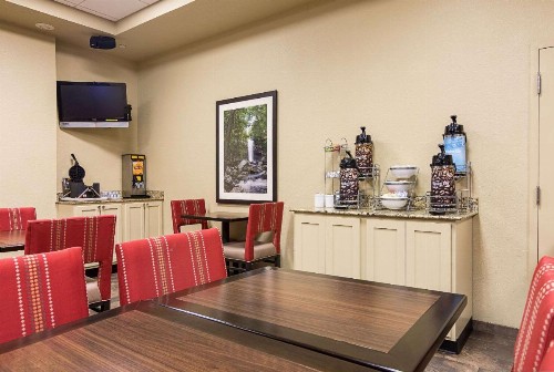 Comfort Inn Bentonville - image 5