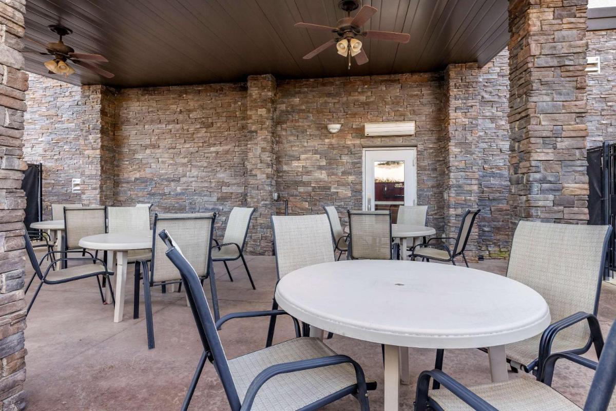 Comfort Inn Bentonville - image 6