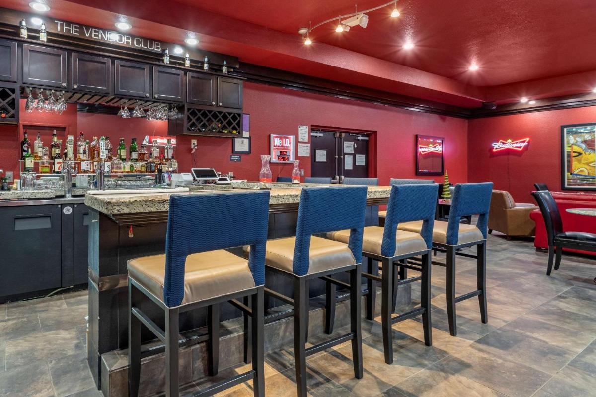 Comfort Inn Bentonville - image 7