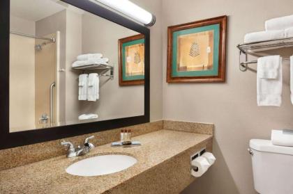 Wingate by Wyndham Bentonville - image 14