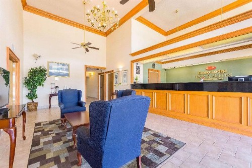 Econo Lodge Inn & Suites Bentonville - Rodgers - image 2