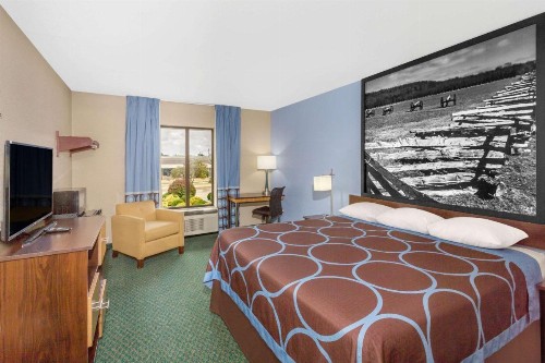Super 8 by Wyndham Bentonville - image 38