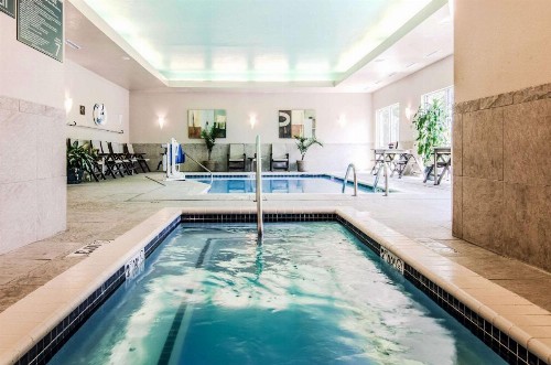 Comfort Suites Bentonville - Rogers - image 1