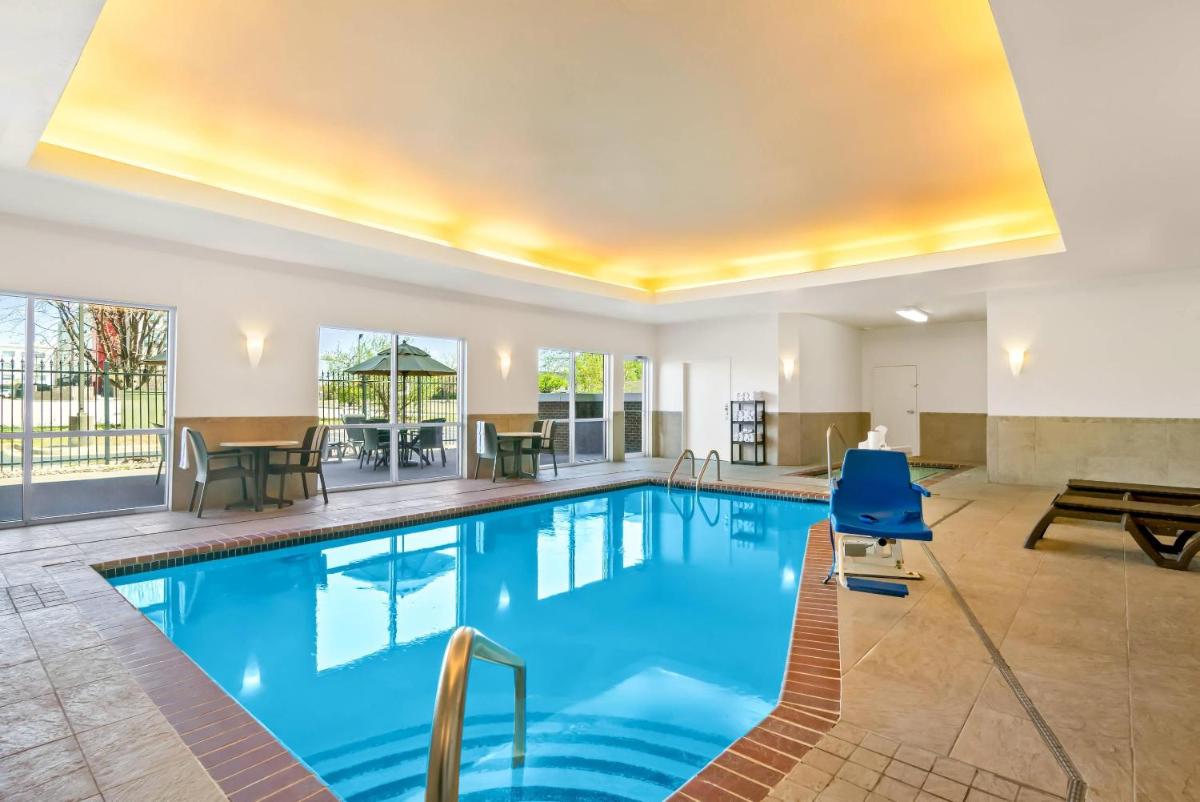 Comfort Suites Bentonville - Rogers - image 4