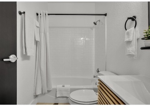 Microtel by Wyndham Bentonville - image 18