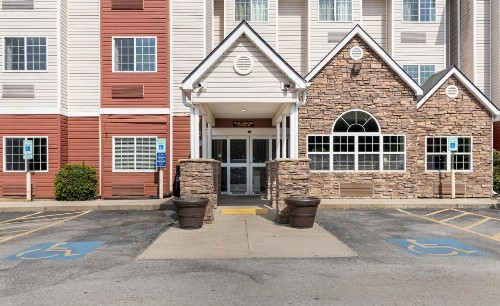 Microtel by Wyndham Bentonville - image 19