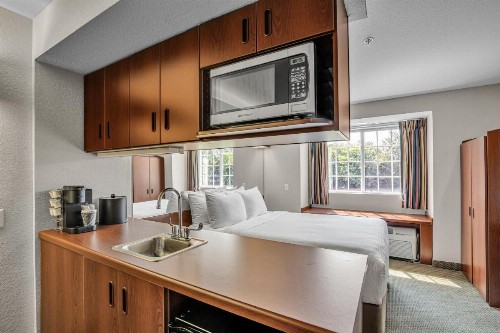 Microtel by Wyndham Bentonville - image 21
