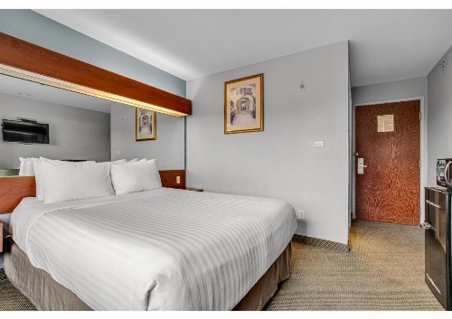 Microtel by Wyndham Bentonville - image 30