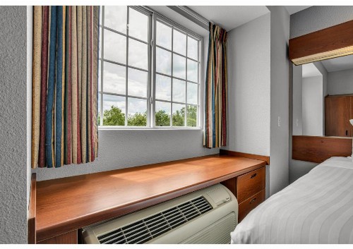 Microtel by Wyndham Bentonville - image 31