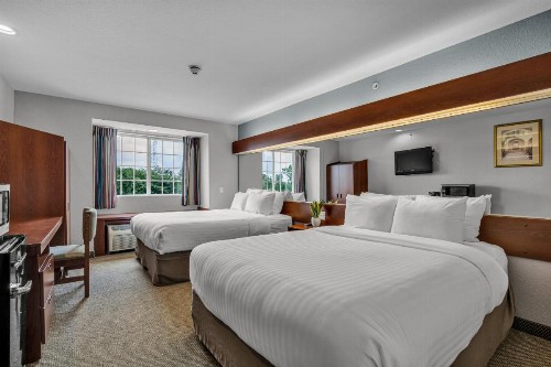 Microtel by Wyndham Bentonville - image 40