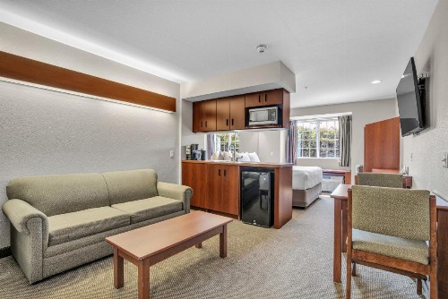 Microtel by Wyndham Bentonville - image 45