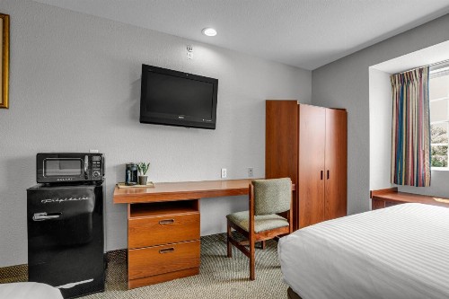 Microtel by Wyndham Bentonville - image 46