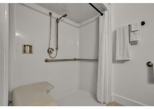 Microtel by Wyndham Bentonville - image 48