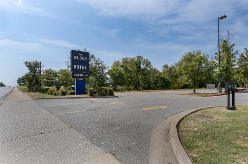 Microtel by Wyndham Bentonville - image 49