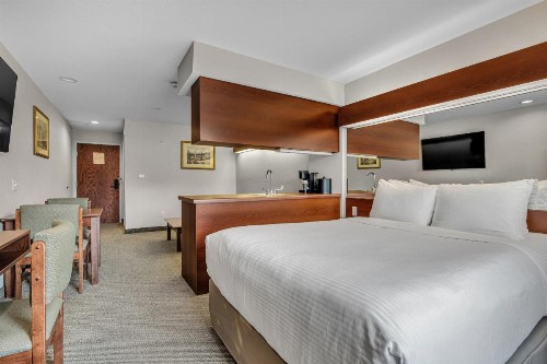 Microtel by Wyndham Bentonville - image 6