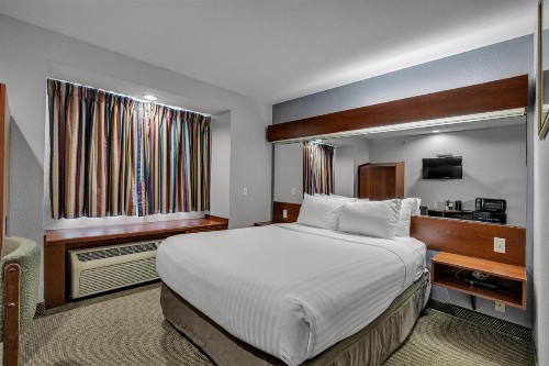 Microtel by Wyndham Bentonville - image 8