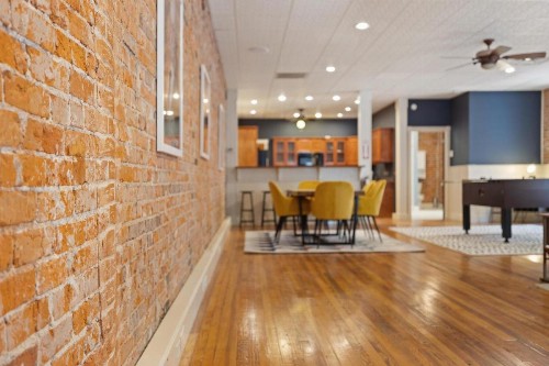 The Central Loft - ON Town Square! Best located Property - image 6